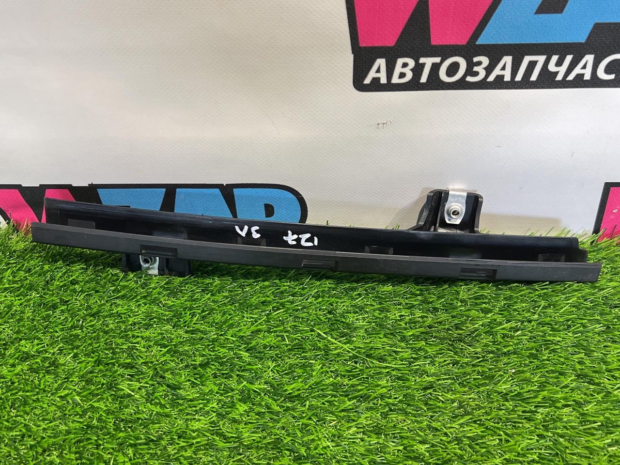 направляющая стекла Chevrolet TrailBlazer 3 поколение [рестайлинг] 2023, 1.3 л., бензин, АКПП, полный привод, 00110782