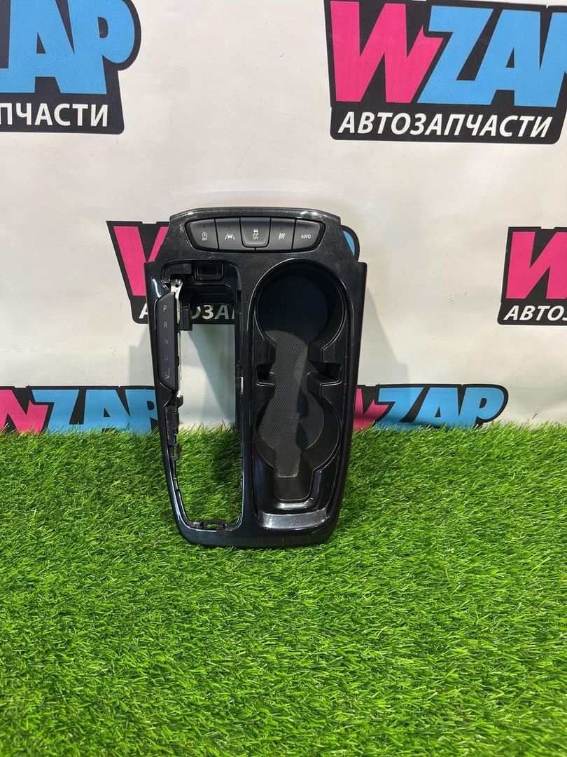 рамка обрамление кулисы Chevrolet TrailBlazer 3 поколение [рестайлинг] 2023, 1.3 л., бензин, АКПП, полный привод, 42711706, 42553568