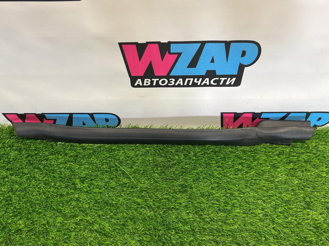 уплотнитель двери Chevrolet TrailBlazer 3 поколение [рестайлинг] 2023, 1.3 л., бензин, АКПП, полный привод, 42697580