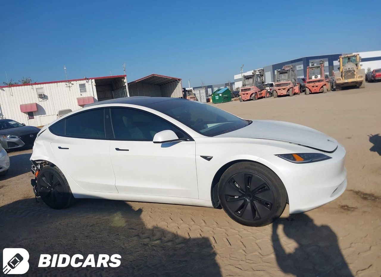 Tesla Model 3 2 Highland 2025