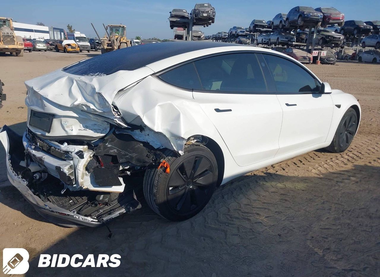 Tesla Model 3 2 Highland 2025
