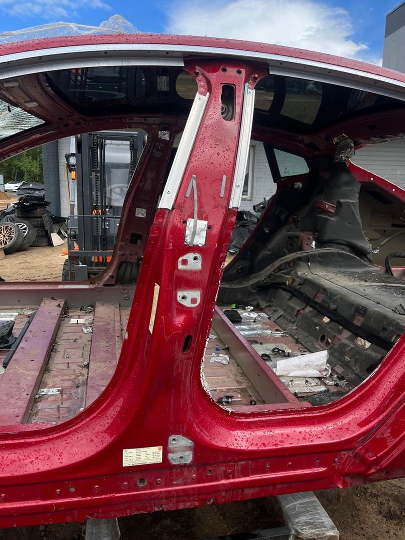 Стойка кузовная центральная левая Tesla Model S 1 поколение [рестайлинг] 2018, электро, седан, полный привод