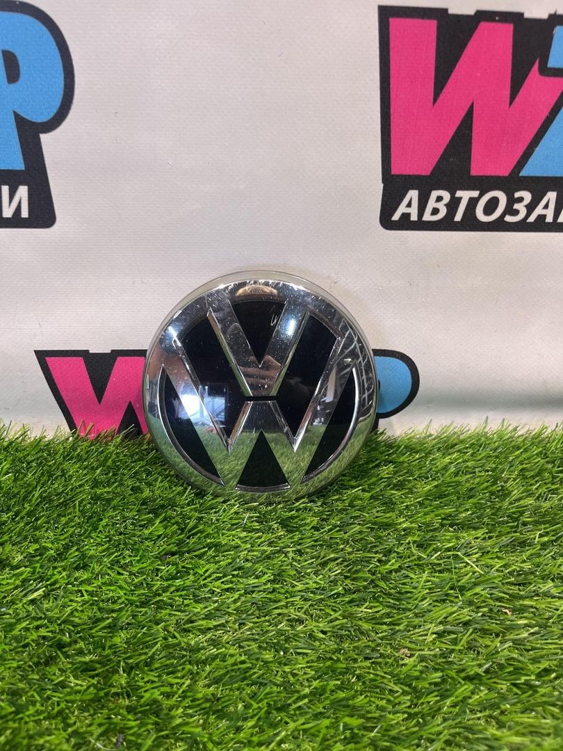 эмблема Volkswagen Jetta 7 поколение 2019, 1.4 л., бензин, АКПП, черный, седан, передний привод, 3G0853601A