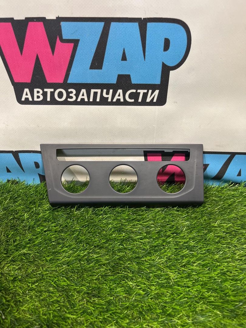 Декоративная накладка центральной консоли Volkswagen Jetta 7 поколение 2019, 1.4 л., бензин, АКПП, черный, седан, передний привод, 17B863041A