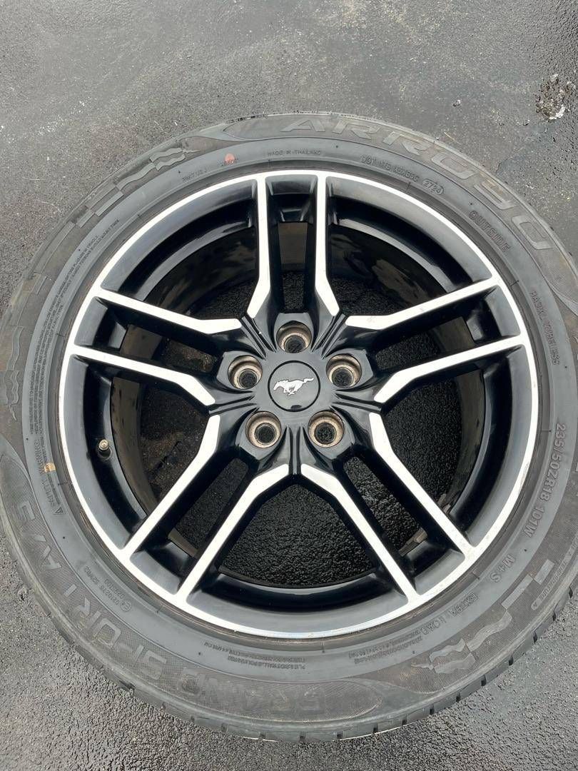 диск литой Ford Mustang 6 поколение S550 [рестайлинг] 2018, 2.3 л., бензин, АКПП, черный, кабриолет, задний привод, JR3C1007BA