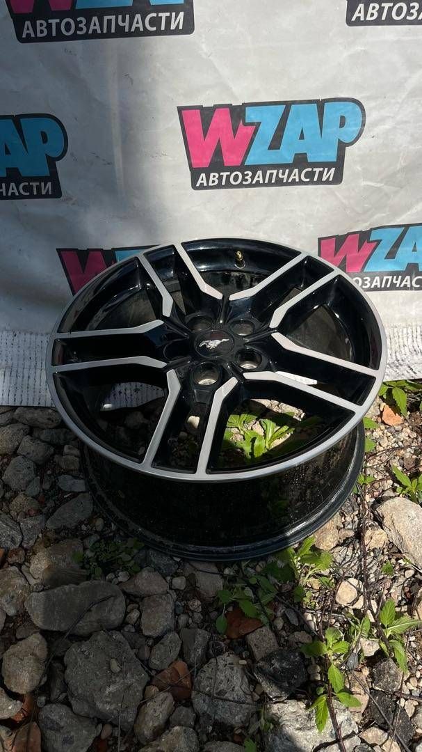 диск литой Ford Mustang 6 поколение S550 [рестайлинг] 2019, 2.3 л., бензин, АКПП, красный, кабриолет, задний привод