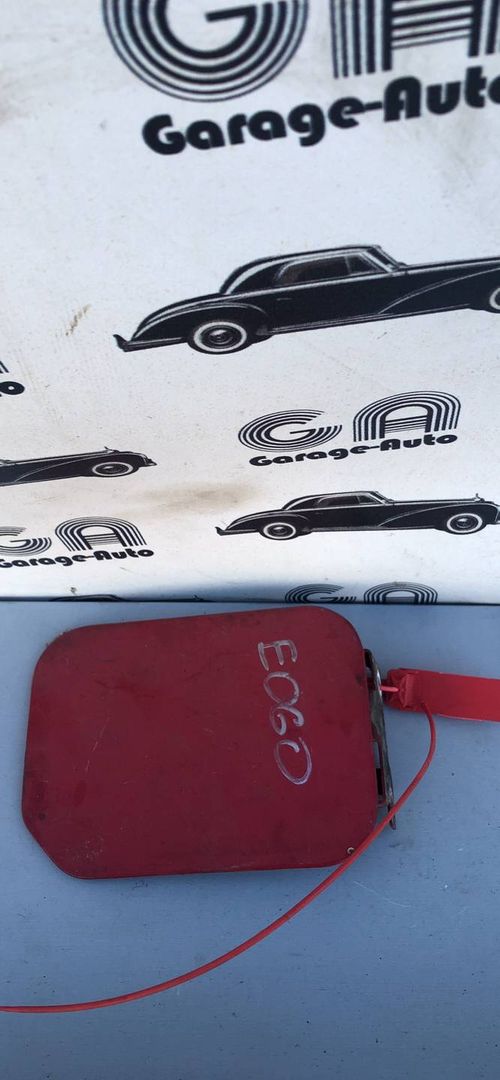 лючок топливного бака Volkswagen Golf 2 поколение 1988, red, хетчбэк 5 дв.