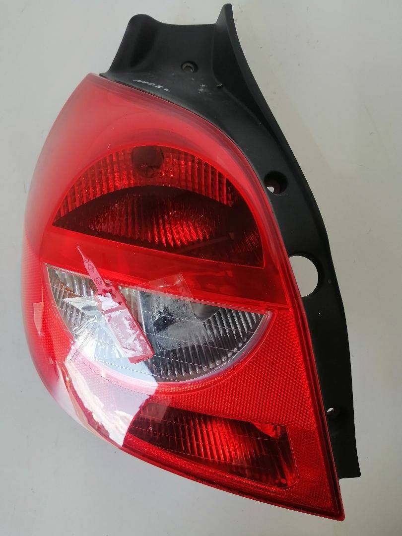 фонарь задний левый Renault Clio 3 поколение 2006, 1.4 л., K4J 700, бензин, 5МКПП, хетчбэк 5 дв.