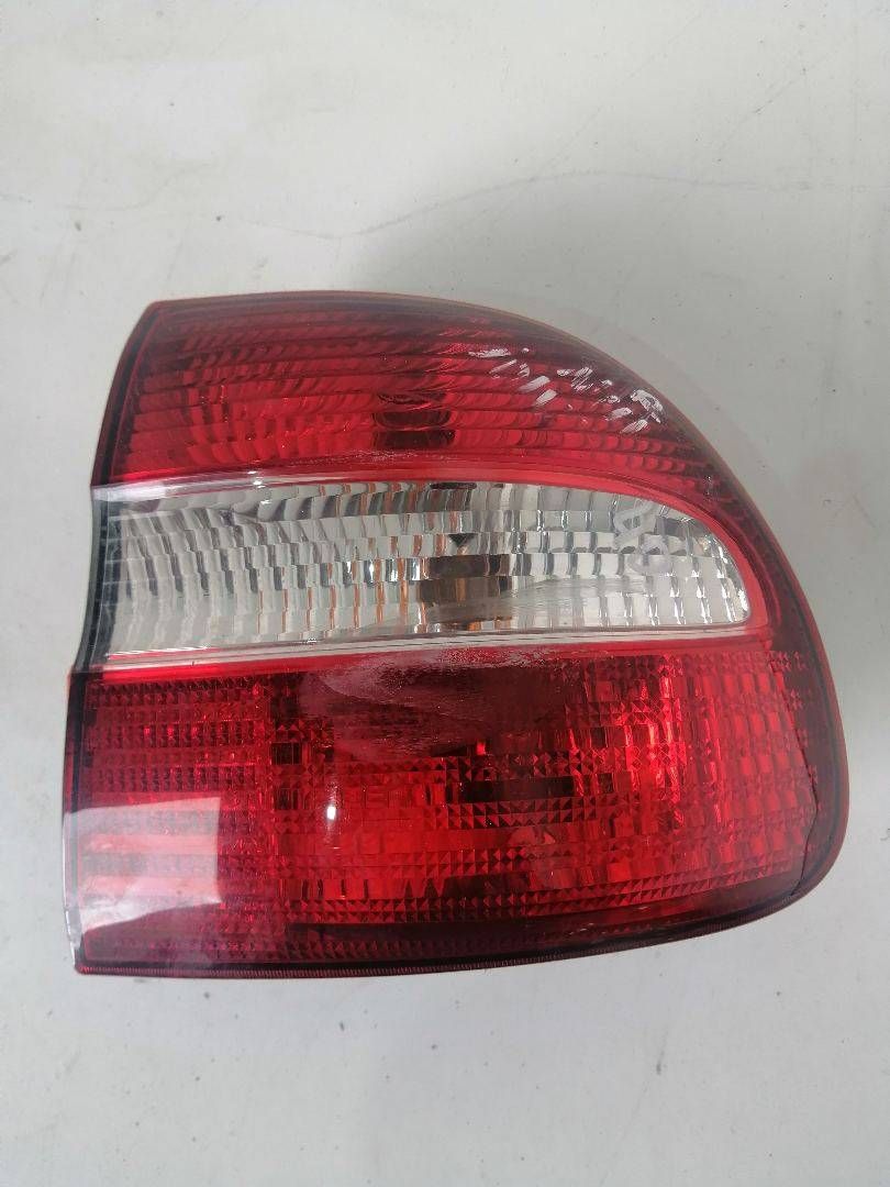фонарь задний правый Volvo V40 1 поколение [рестайлинг] 2002, 1.9 л., F9Q 419, дизель, 5МКПП, универсал