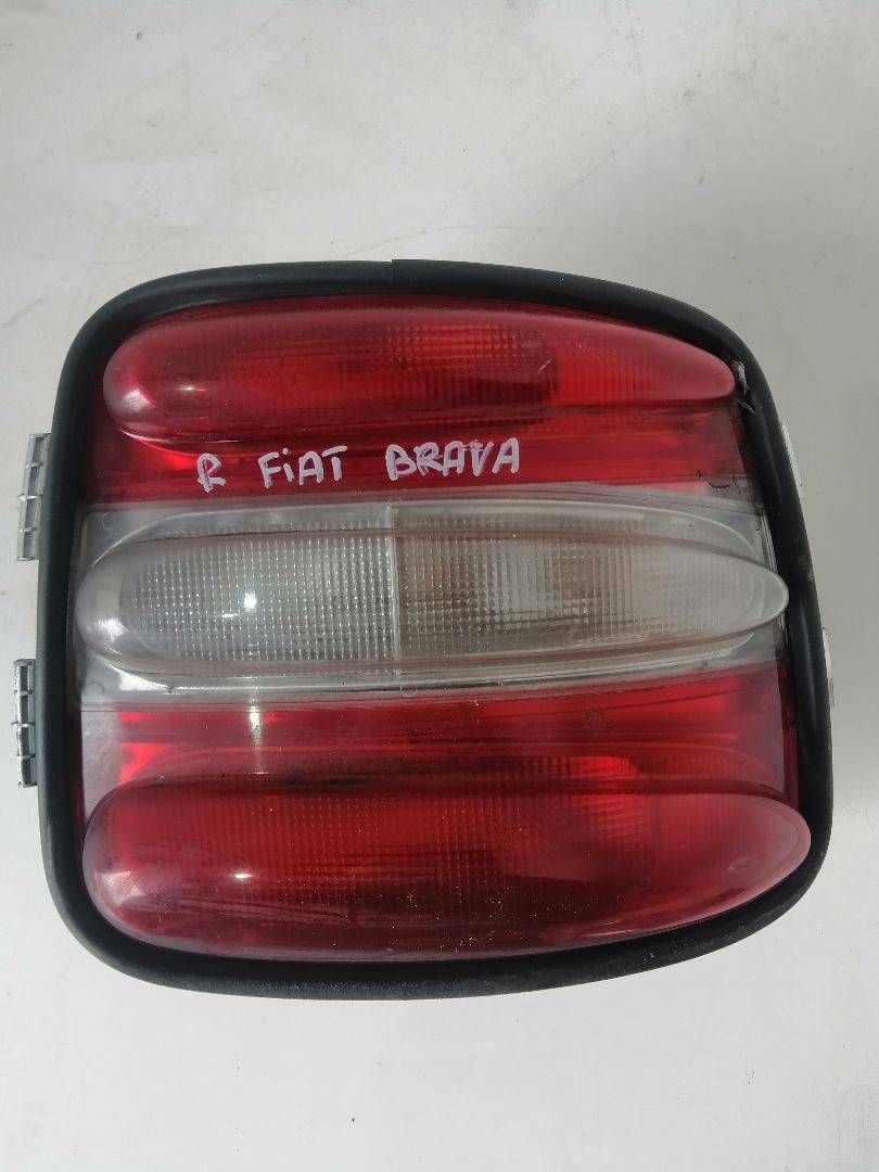 фонарь задний правый Fiat Brava 1 поколение 1997, 1.6 л., бензин, 5МКПП, черный, хетчбэк 5 дв.