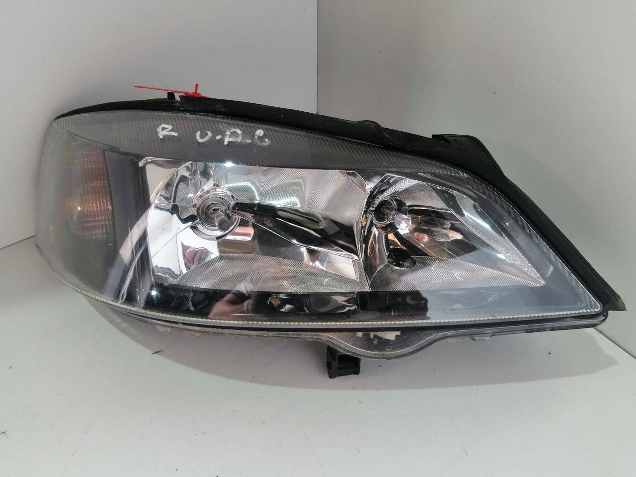 фара правая Opel Astra G 2000, 1.6 л., бензин, 5МКПП, черный, универсал