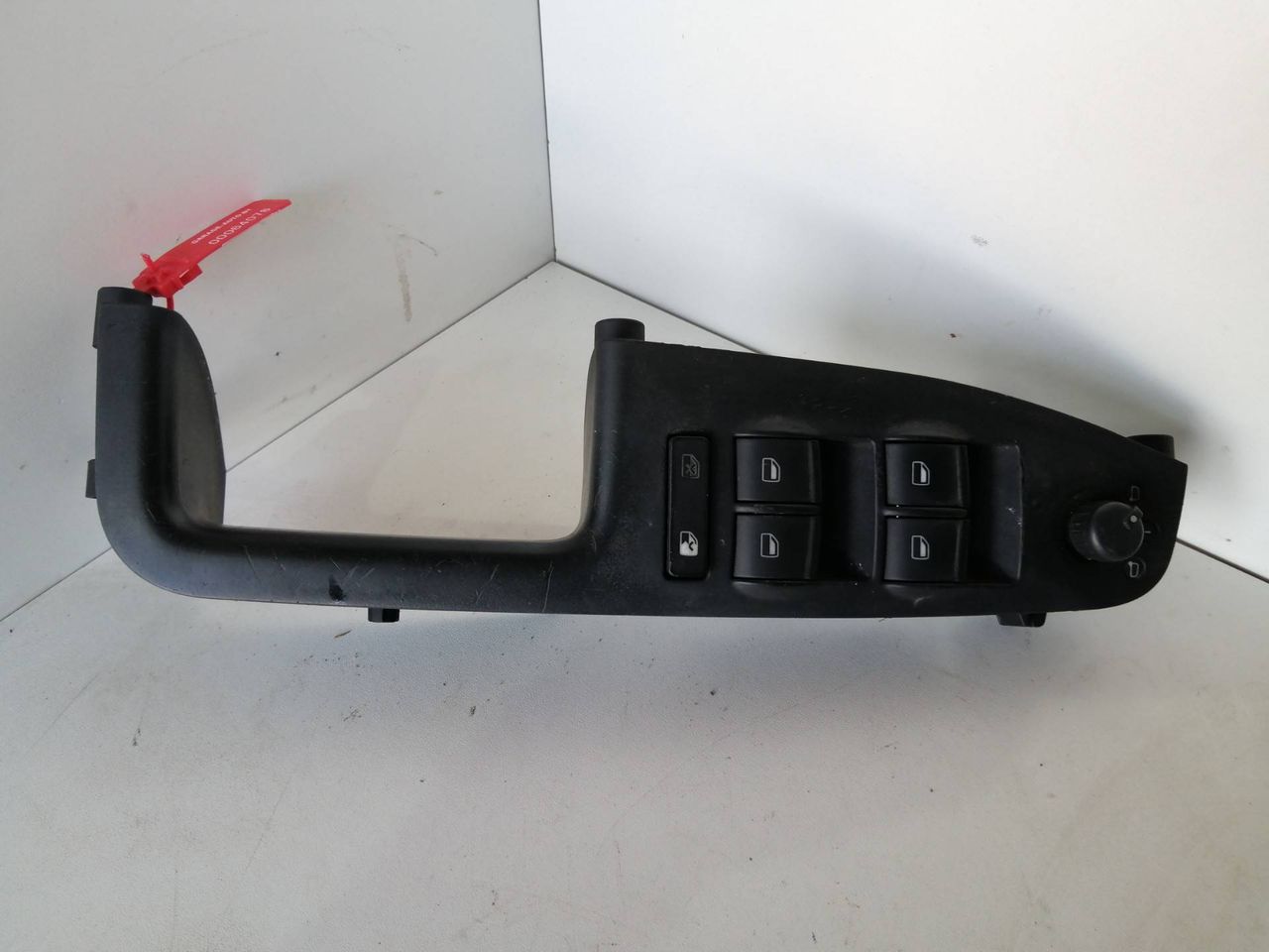 блок управления стеклоподъемниками Audi A4 B7 2006, 2.0 л., BPW, дизель, 6МКПП, универсал