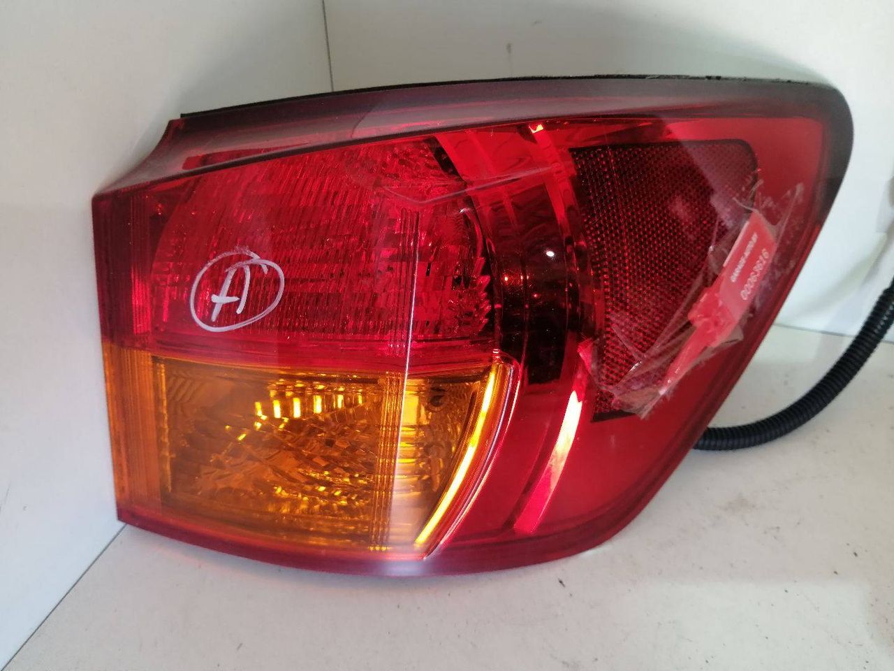 фонарь задний правый Lexus IS 2 поколение (XE20) 2005