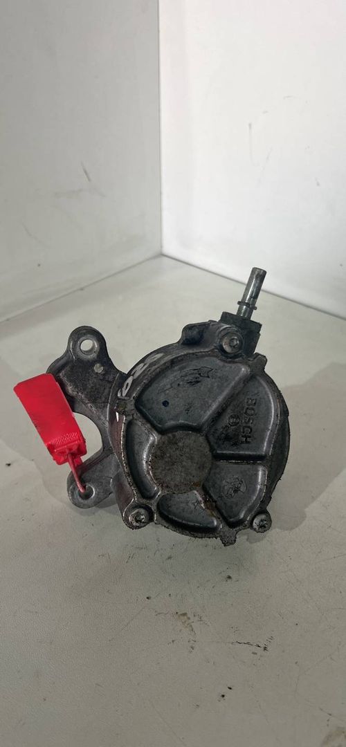 насос вакуумный Peugeot 307 1 поколение 2005, 2.0 л., RHR (DW10BTED4), дизель, 6МКПП, мышка, универсал, D1651C1