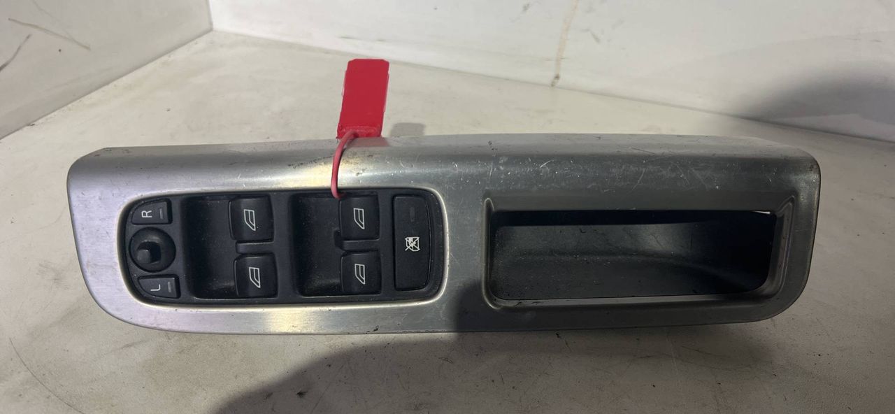 блок управления стеклоподъемниками Volvo S40 2 поколение 2004, 2.4 л., B 5244 S, бензин, 5МКПП, седан