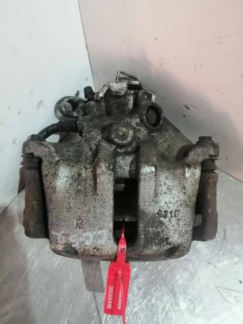 суппорт передний правый Citroen C5 1 поколение 2001, 2.2 л., дизель, 5МКПП, серебро, хетчбэк 5 дв.