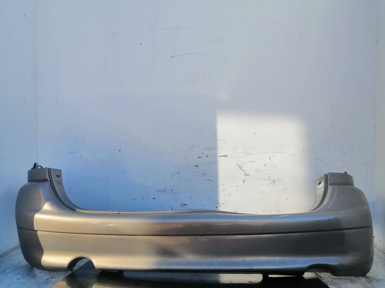 бампер задний Citroen Xsara Picasso 1 поколение 2002, 1.8 л., 6FZ (EW7J4), бензин, 5МКПП, серебро, минивэн