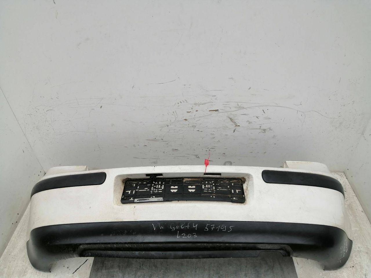бампер задний Volkswagen Golf 4 поколение 2003, 1.9 л., AXR, дизель, 5МКПП, белый, хетчбэк 5 дв.