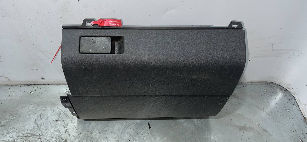 бардачок Volkswagen Touran 1 поколение 2004, 1.9 л., BKC, дизель, 6МКПП, минивэн
