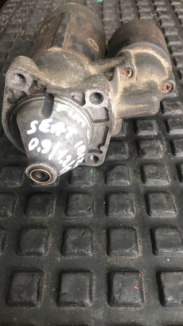 стартер SEAT Ibiza 1 поколение 1992, 1.5 л., бензин, BOSCH, 9000334102