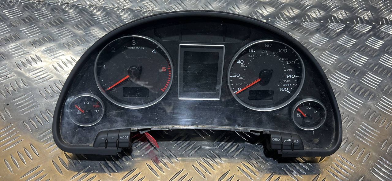 щиток приборов (приборная панель) Audi A4 B7 2007, 2.0 л., BRE, дизель, АКПП, темно серый, универсал, правый руль, 1036901830