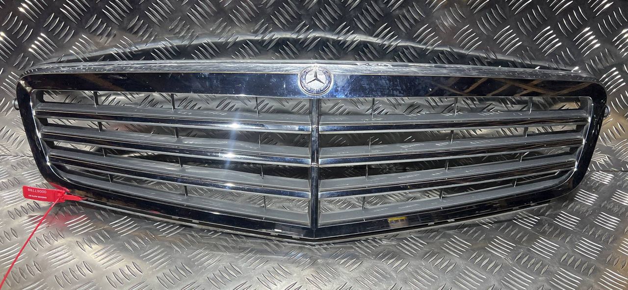 решетка радиатора Mercedes-Benz C-Класс W204/S204 C204 2007, 1.8 л., бензин, АКПП, седан