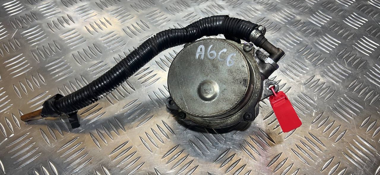 насос вакуумный Audi A6 4F/C6 2007, 2.7 л., дизель, МКПП, black, 06T320-9225, 059145100E