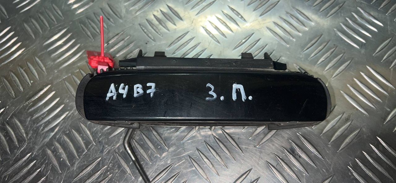ручка наружная задняя правая Audi A4 B7 2006, 2.0 л., BPW, дизель, 6МКПП, универсал, 4B0839885