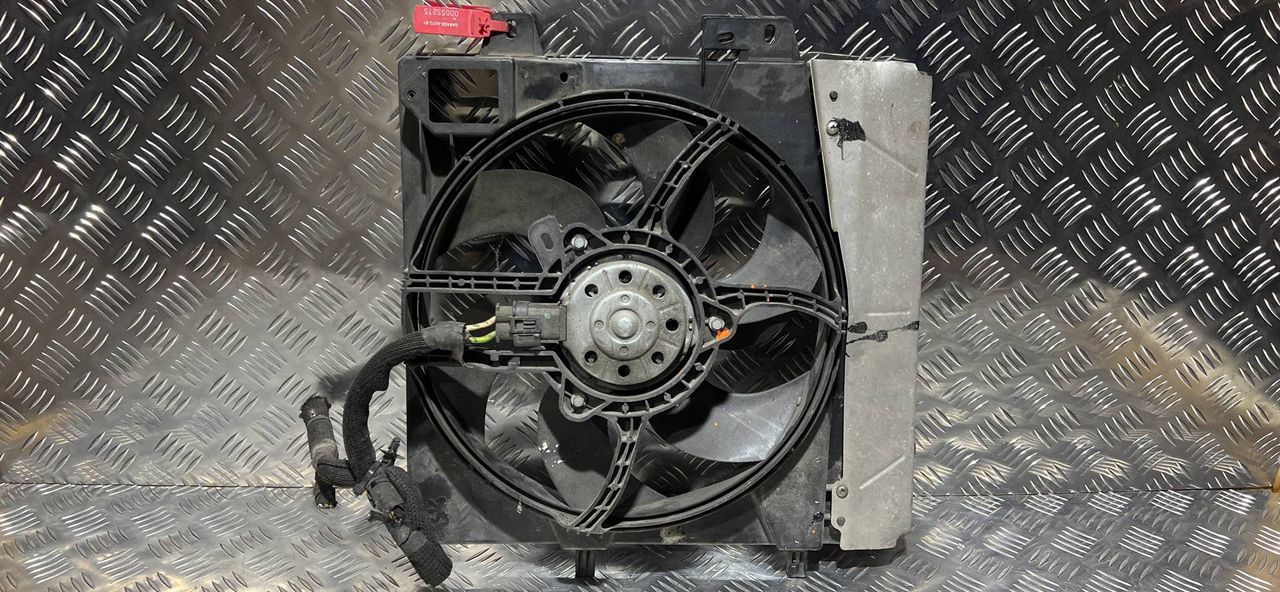 вентилятор радиатора Citroen C3 1 поколение 2006, 1.4 л., 8HZ (DV4TD), дизель, АКПП, хетчбэк 5 дв.
