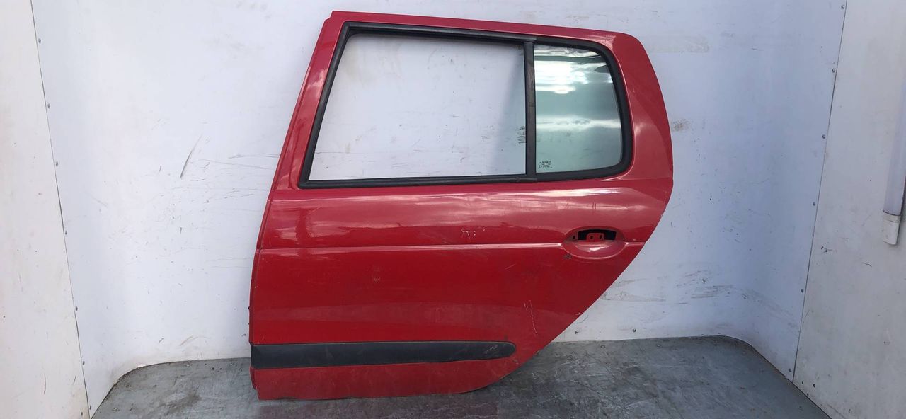 дверь задняя левая Renault Megane 1 поколение [рестайлинг] 2000, red, универсал