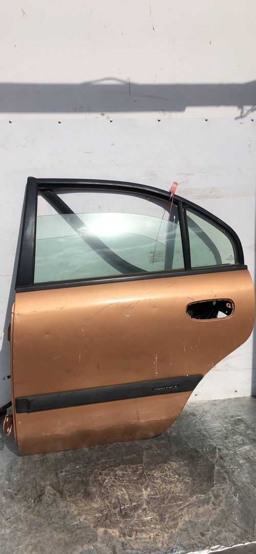дверь задняя левая Mitsubishi Carisma 1 поколение 1999, 1.8 л., бензин, 5МКПП, бронза, хетчбэк 5 дв.