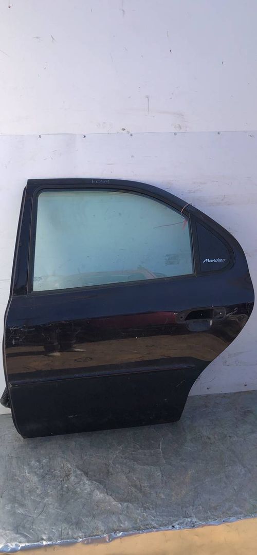 дверь задняя левая Ford Mondeo 2 поколение 1996, 1.8 л., indigo, хетчбэк 5 дв.