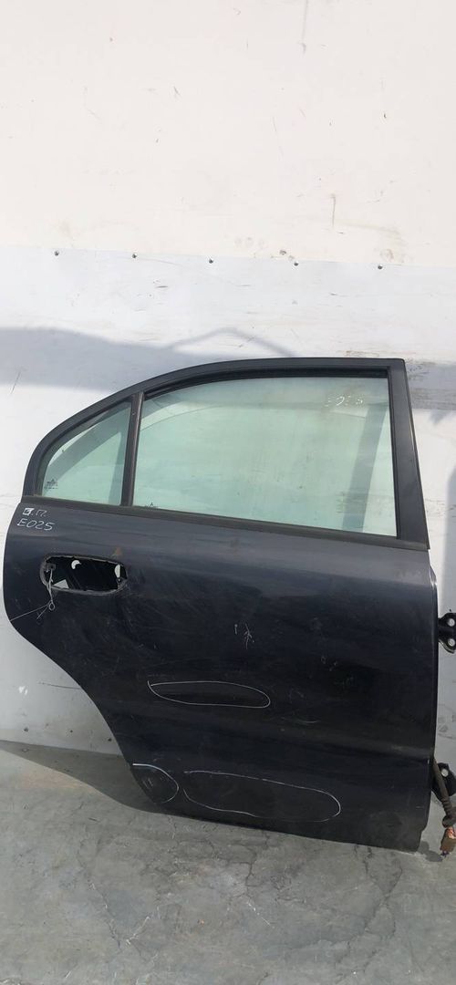 дверь задняя правая Mitsubishi Carisma 1 поколение 1996, 1.6 л., бензин, midnightblue, хетчбэк 5 дв.