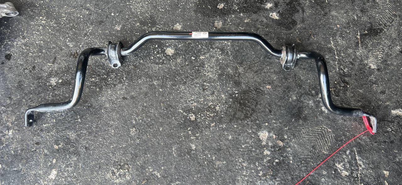 стабилизатор подвески передний Chevrolet Equinox 3 поколение 2019, 1.5 л., бензин, АКПП, внедорожник 5 дв.