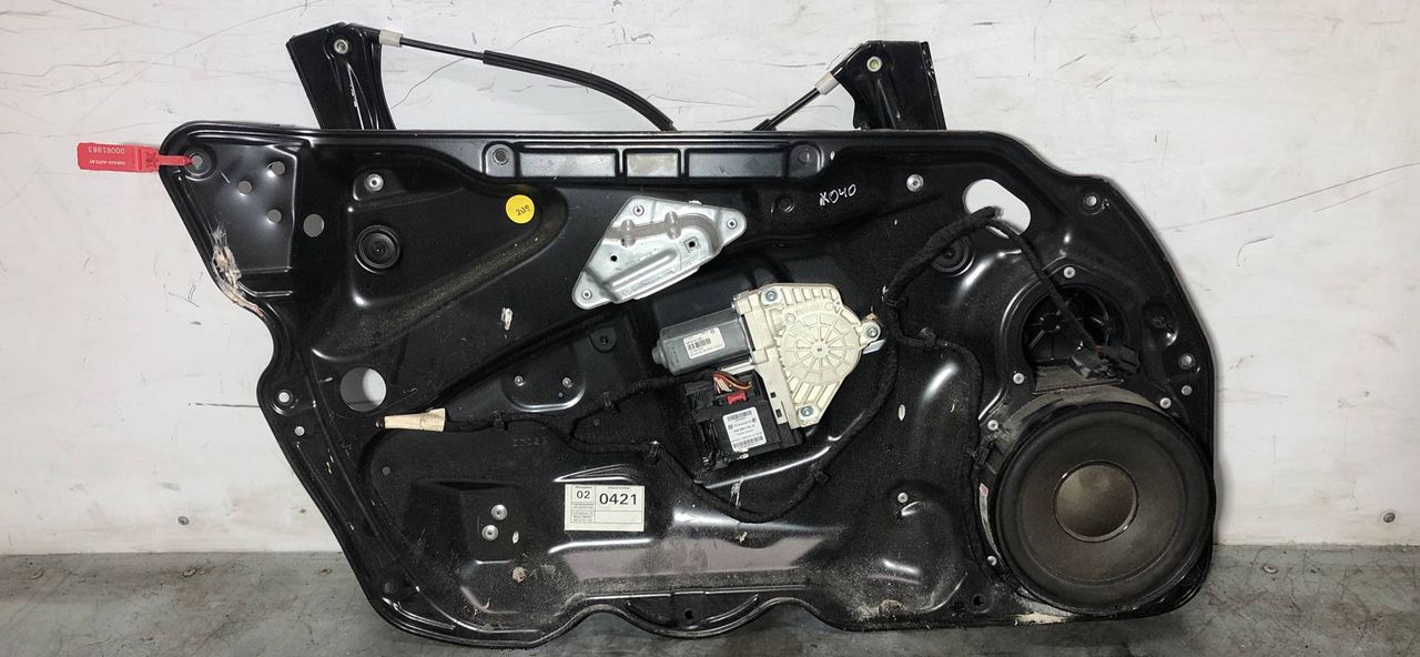 стеклоподъемник электрический передний левый Volkswagen Passat B6 2006, 1.9 л., BXE, дизель, МКПП, серебро, седан