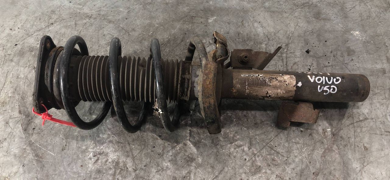 стойка передняя левая Volvo V50 1 поколение 2005, 2.0 л., D 4204 T, дизель, 6МКПП, универсал