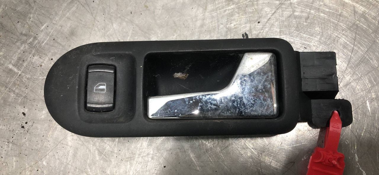 ручка внутренняя передняя правая Volkswagen Golf 4 поколение 1999, 1.9 л., AHF, дизель, 5МКПП, хетчбэк 5 дв.