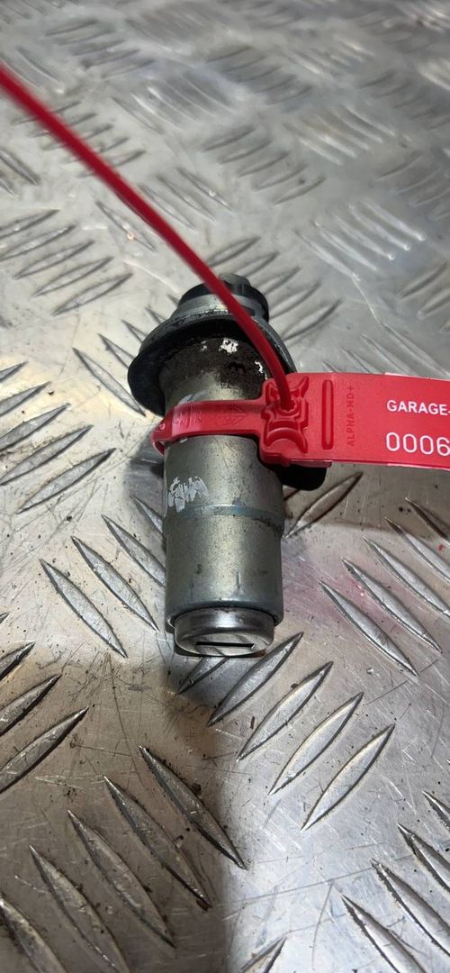 Личинка замка крышки багажника Audi A6 4B/C5 2000, 2.4 л., AML, бензин, АКПП, черный, седан