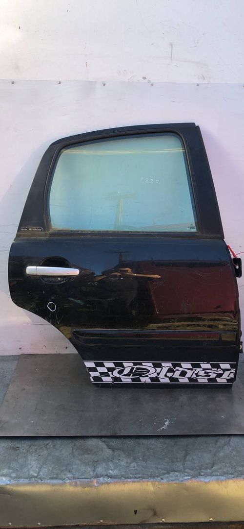 дверь задняя правая Citroen C3 1 поколение 2004, 1.4 л., KFV (TU3JP), бензин, 5МКПП, бордо, хетчбэк 5 дв.