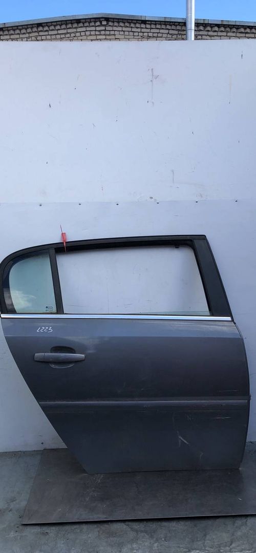 дверь задняя правая Opel Signum C 2003, 3.0 л., дизель, 6МКПП, серый, хетчбэк 5 дв.
