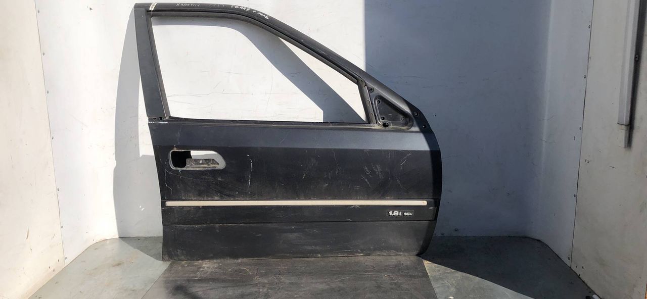 дверь передняя правая Citroen Xantia 1 поколение [рестайлинг] 1999, 1.8 л., бензин, darkgray, хетчбэк 5 дв.