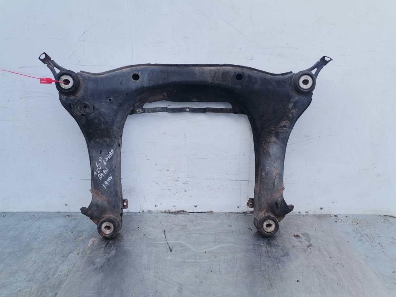 балка подвески передняя (подрамник) Audi A4 B6 2004, 1.9 л., дизель, 6МКПП