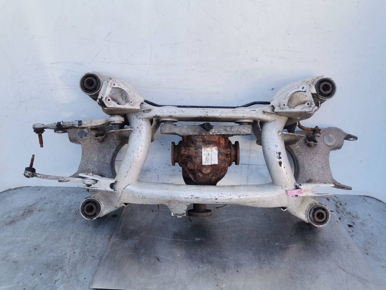 балка подвески задняя BMW 5 серия E39 1999, 2.5 л., M51 D25 (Inter.), дизель, 5МКПП, универсал