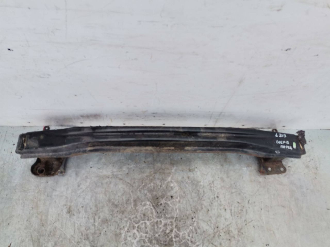 усилитель бампера переднего Volkswagen Golf 5 поколение 2005, 1.9 л., дизель, 5МКПП, черный, хетчбэк 5 дв.