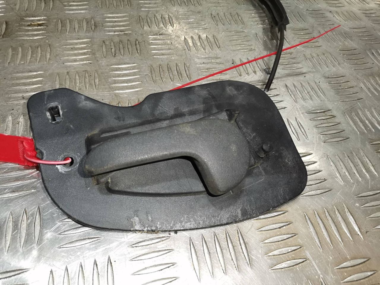 ручка внутренняя передняя левая Opel Combo 3 поколение (C) 2002, 1.7 л., дизель, 5МКПП, синий, фургон