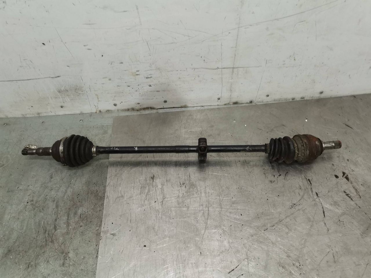 полуось передняя правая (приводной вал, ШРУС) Opel Astra G 2001, 1.6 л., бензин, 5МКПП, хетчбэк 5 дв.