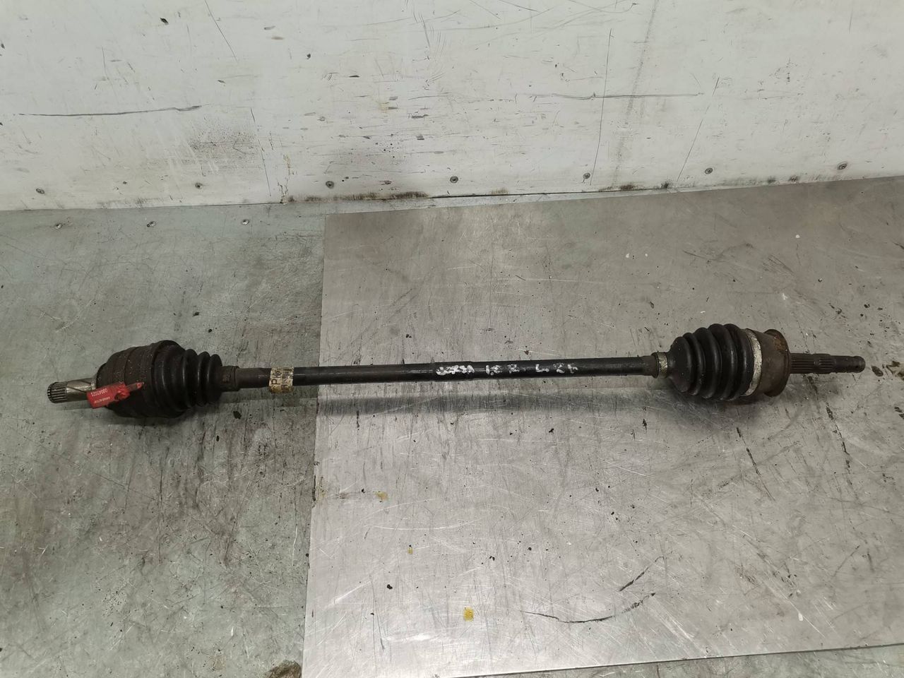 полуось передняя правая (приводной вал, ШРУС) Opel Corsa C 2001, 1.2 л., бензин, 5МКПП, хетчбэк 5 дв.