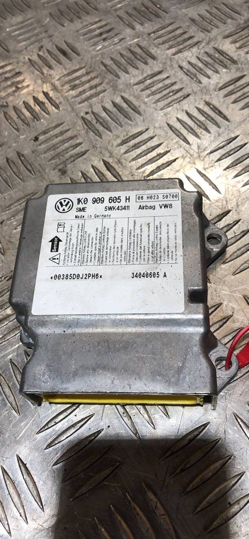 блок AirBag Volkswagen Golf 4 поколение 1999, 1.9 л., AHF, дизель, 5МКПП, хетчбэк 5 дв., 1K0909605H