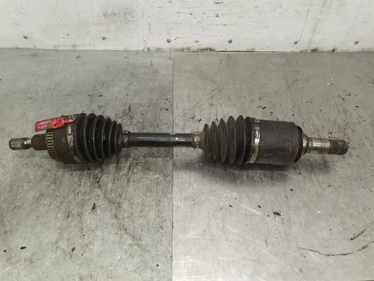 полуось передняя левая (приводной вал, ШРУС) Mercedes-Benz M-Класс W163 2001, 4.0 л., дизель, АКПП