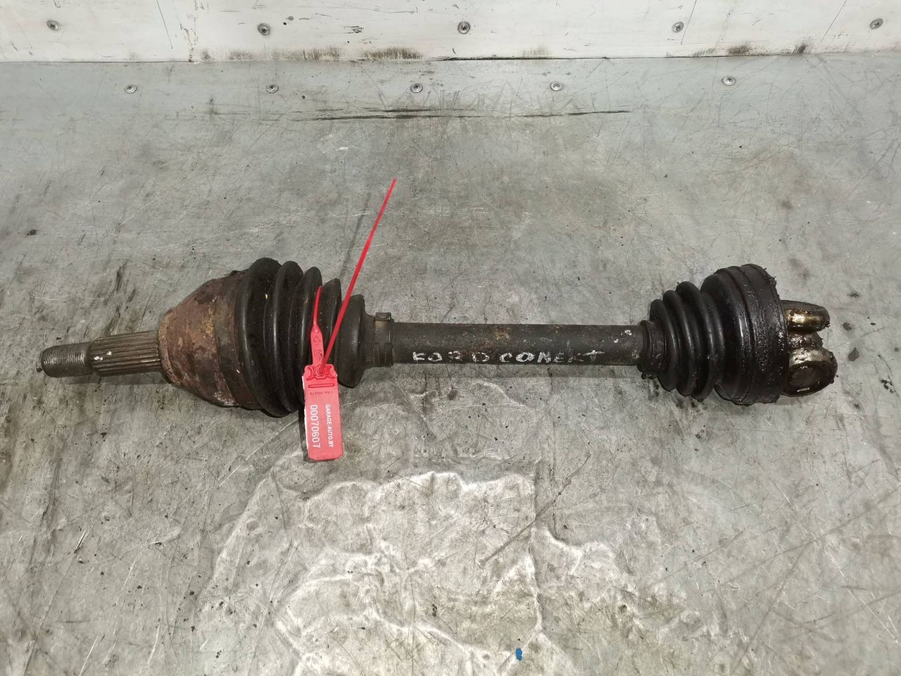 полуось передняя левая (приводной вал, ШРУС) Ford Transit Connect 1 поколение 2003, 1.8 л., дизель, 5МКПП, фургон